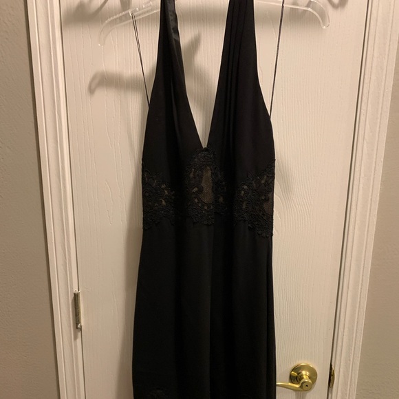 Formal dinner 👗 - Picture 2 of 5